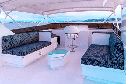 Lounge Exterior